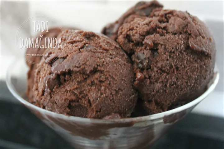 Muzlu Kakaolu Şekersiz Dondurma