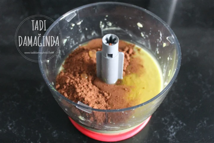 Puding Tadında Muzlu Kakaolu Avokado