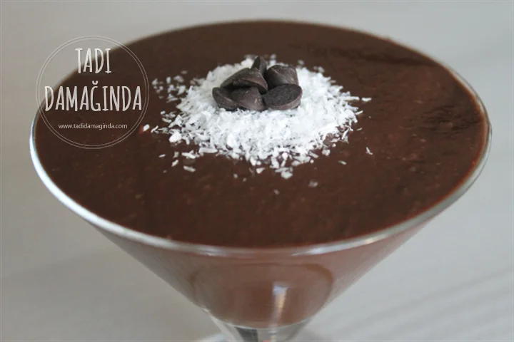Puding Tadında Muzlu Kakaolu Avokado