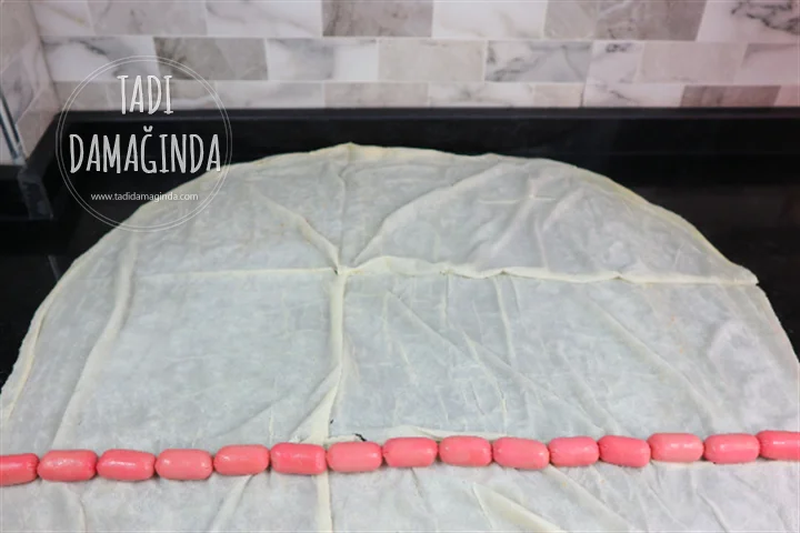 Sosisli Çıtır Yufkalar