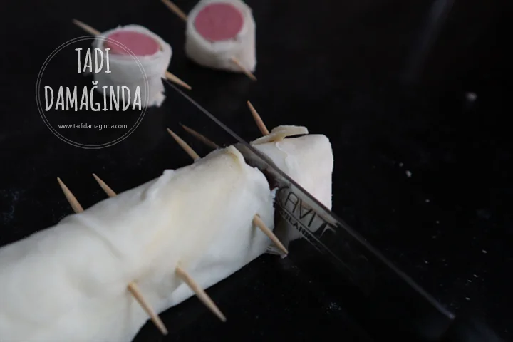 Sosisli Çıtır Yufkalar