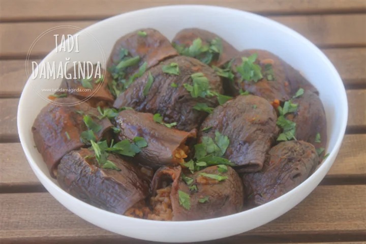 Ekşili Kuru Patlıcan Dolması