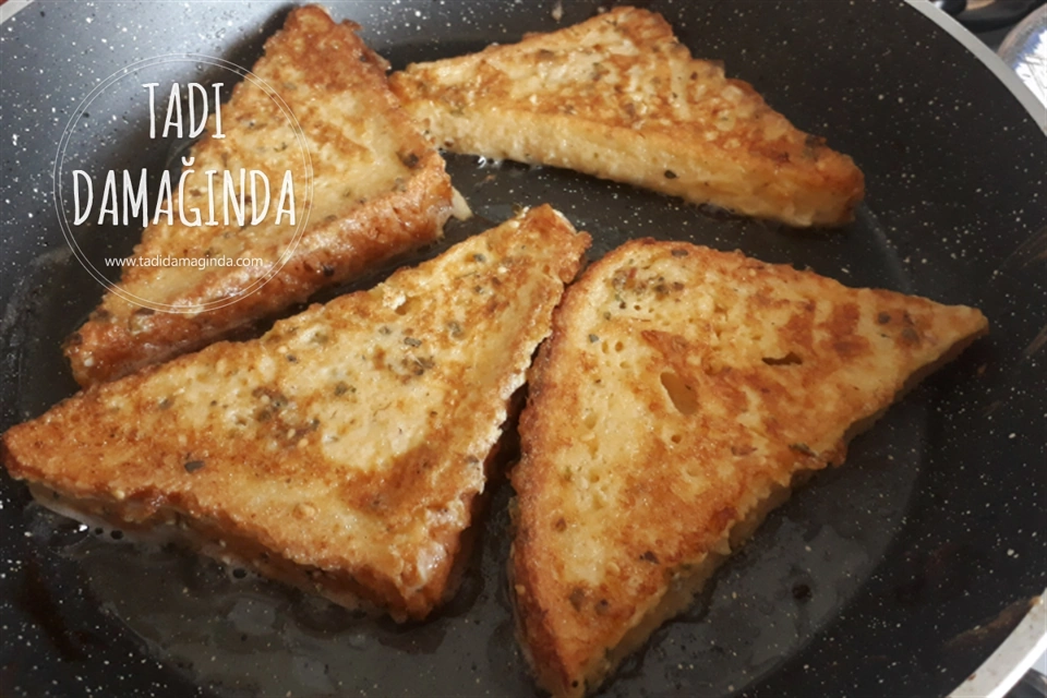 Baharatlı Yumurtalı Ekmek