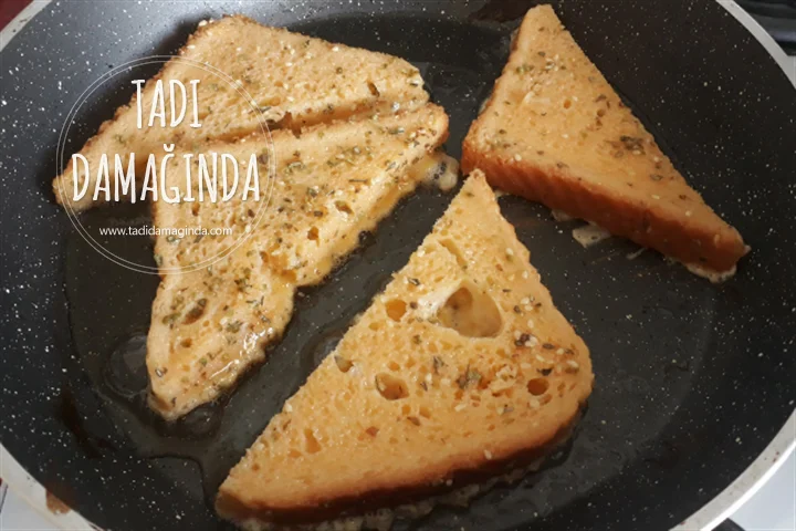 Baharatlı Yumurtalı Ekmek