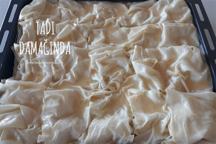 Su Böreği Tadında Tepsi Böreği