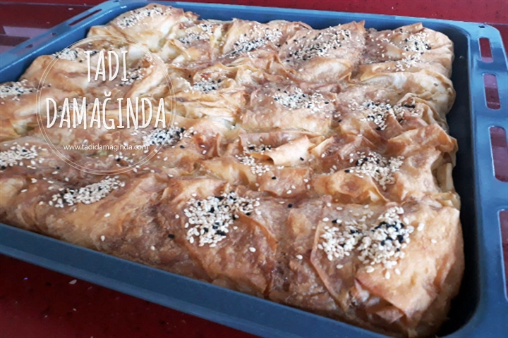 Su Böreği Tadında Tepsi Böreği