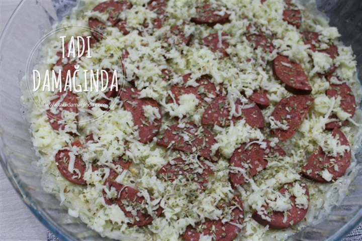 Kaşarlı Sucuklu Güllaç Böreği