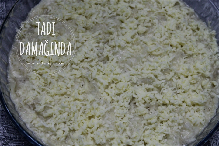 Kaşarlı Sucuklu Güllaç Böreği