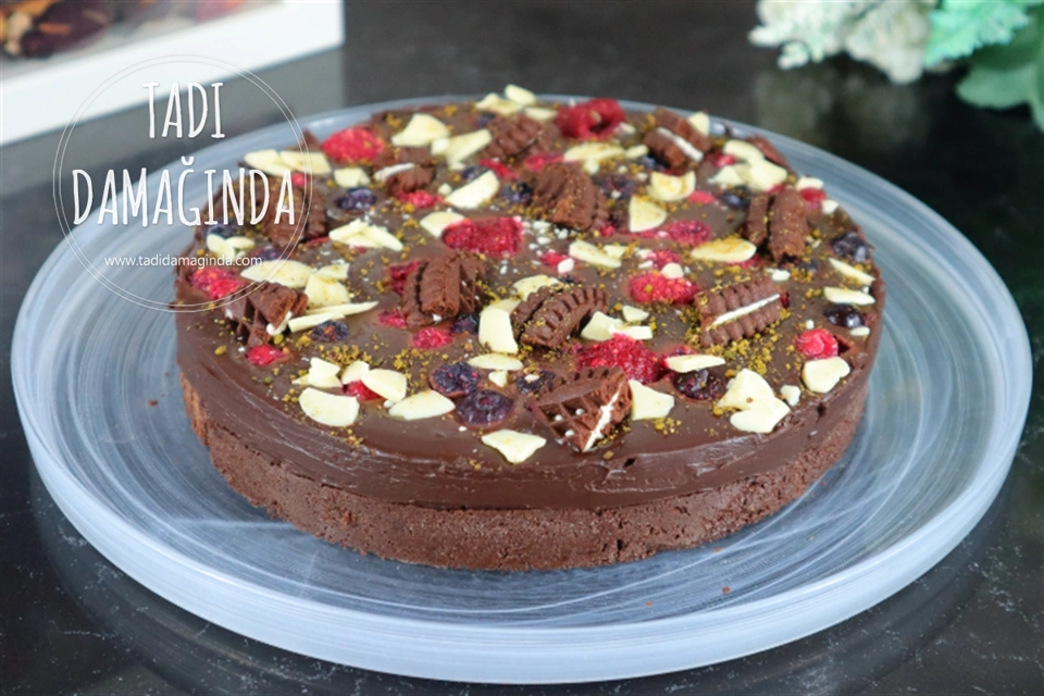 Pişmeyen Çikolatalı Pasta