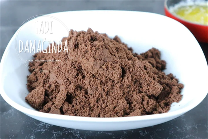 Pişmeyen Çikolatalı Pasta