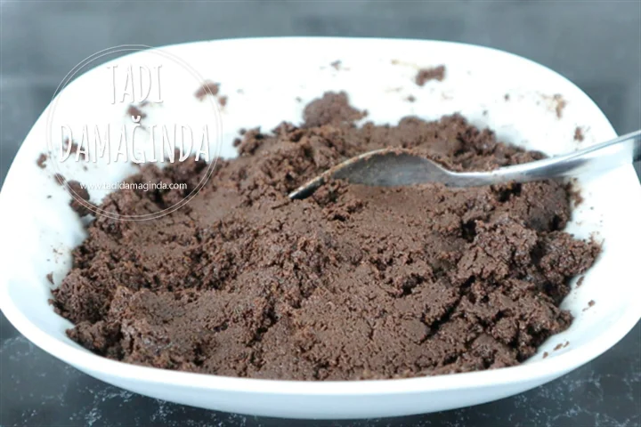 Pişmeyen Çikolatalı Pasta