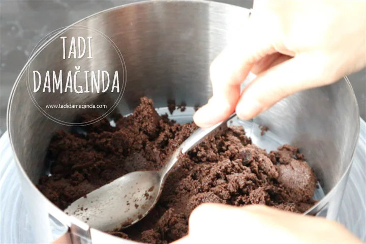 Pişmeyen Çikolatalı Pasta