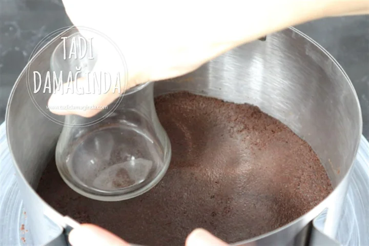 Pişmeyen Çikolatalı Pasta