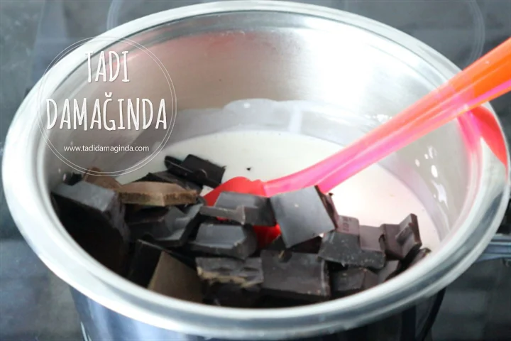 Pişmeyen Çikolatalı Pasta