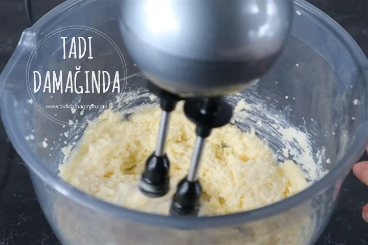 Glazürlü Tereyağlı Limonlu Kek