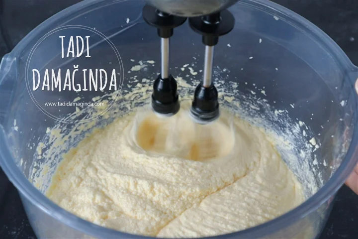 Glazürlü Tereyağlı Limonlu Kek