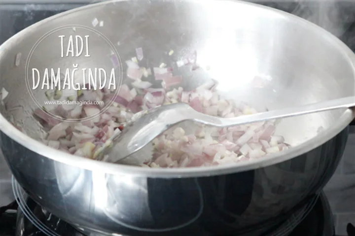 Hindistan Cevizi Sütlü Limonlu Enfes Tavuk Sote