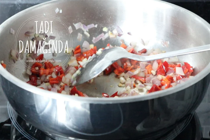 Hindistan Cevizi Sütlü Limonlu Enfes Tavuk Sote