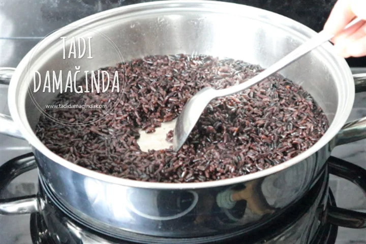 Siyah Pirinç Salatası