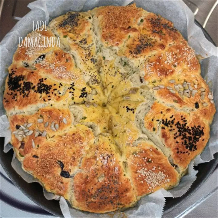 Zeytinli Peynirli Çörek