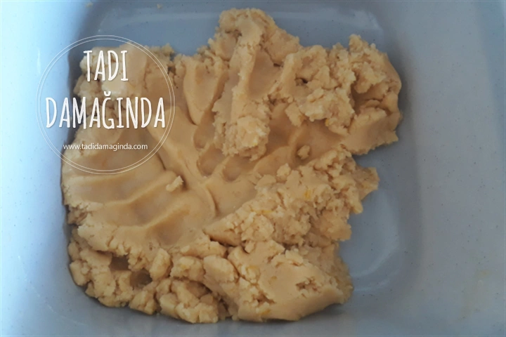 Bisküvi Tadında Limonlu Kurabiye