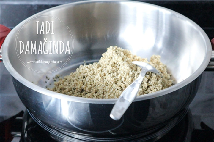 Glütensiz Kinoa Kısırı