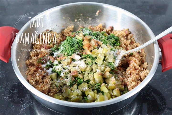 Glütensiz Kinoa Kısırı