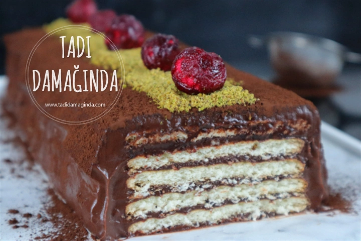 3 Malzemeli Gofret Görünümlü Bisküvi Pastası