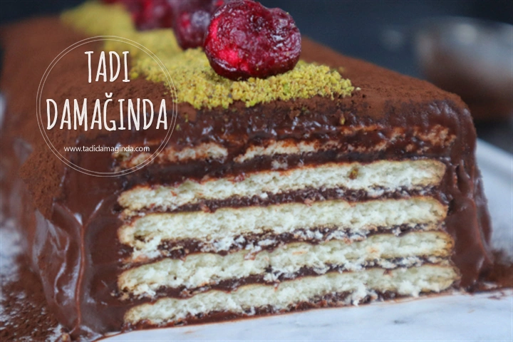 3 Malzemeli Gofret Görünümlü Bisküvi Pastası