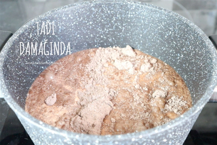 3 Malzemeli Gofret Görünümlü Bisküvi Pastası