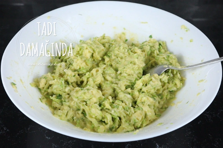 Glütensiz Mısır Unlu Kabak Mücver