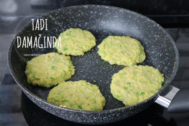 Glütensiz Mısır Unlu Kabak Mücver