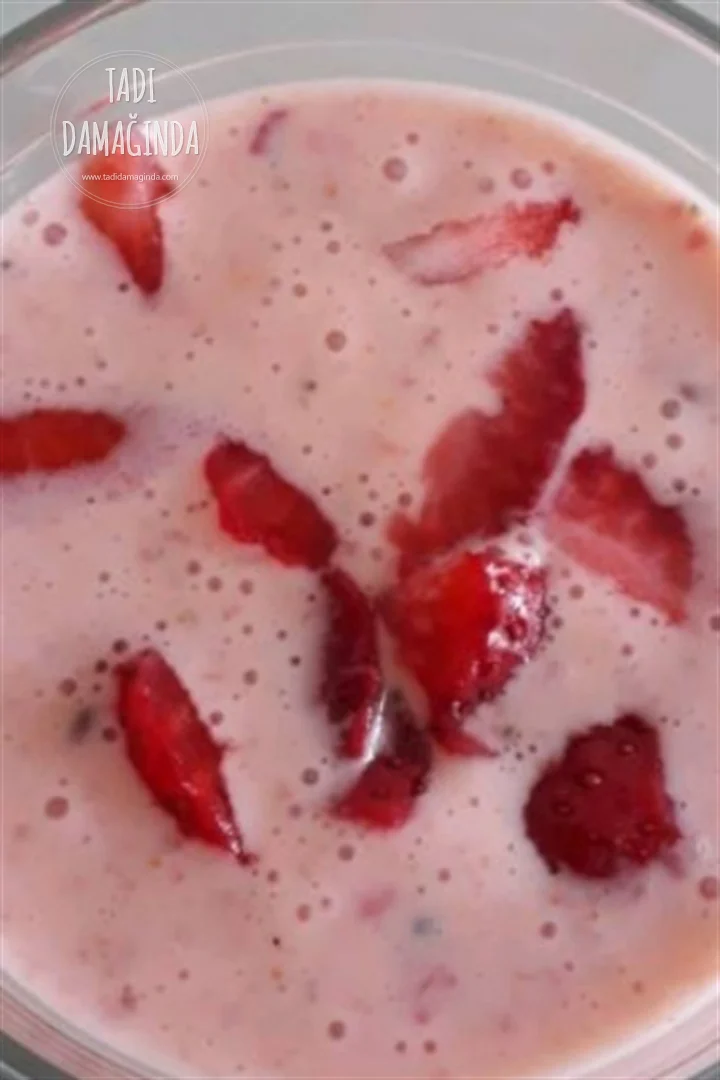 Çilekli ve Muzlu Kefir