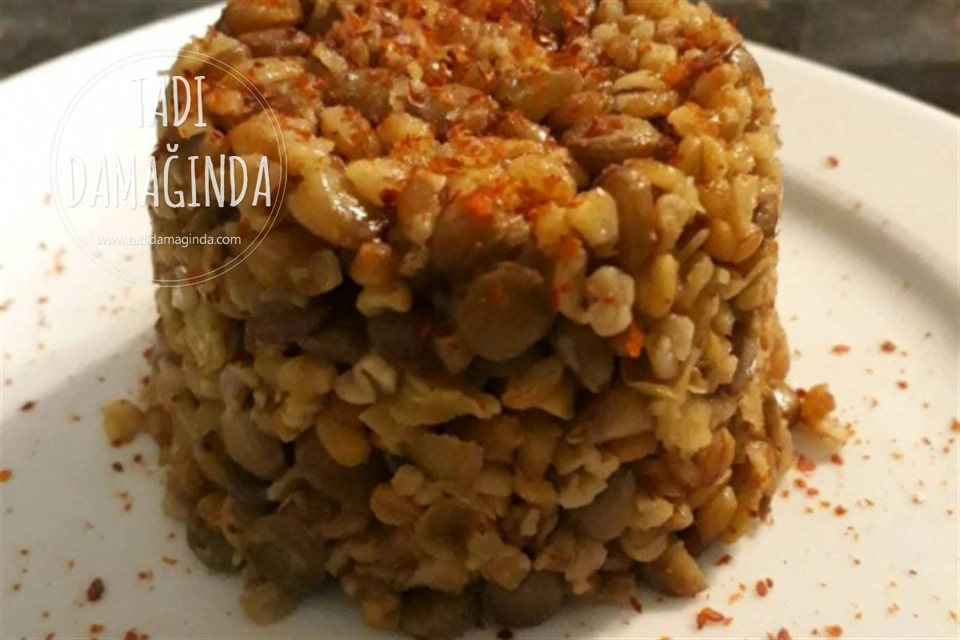 Bol Baharatlı Mercimekli Siyez Bulguru Pilavı