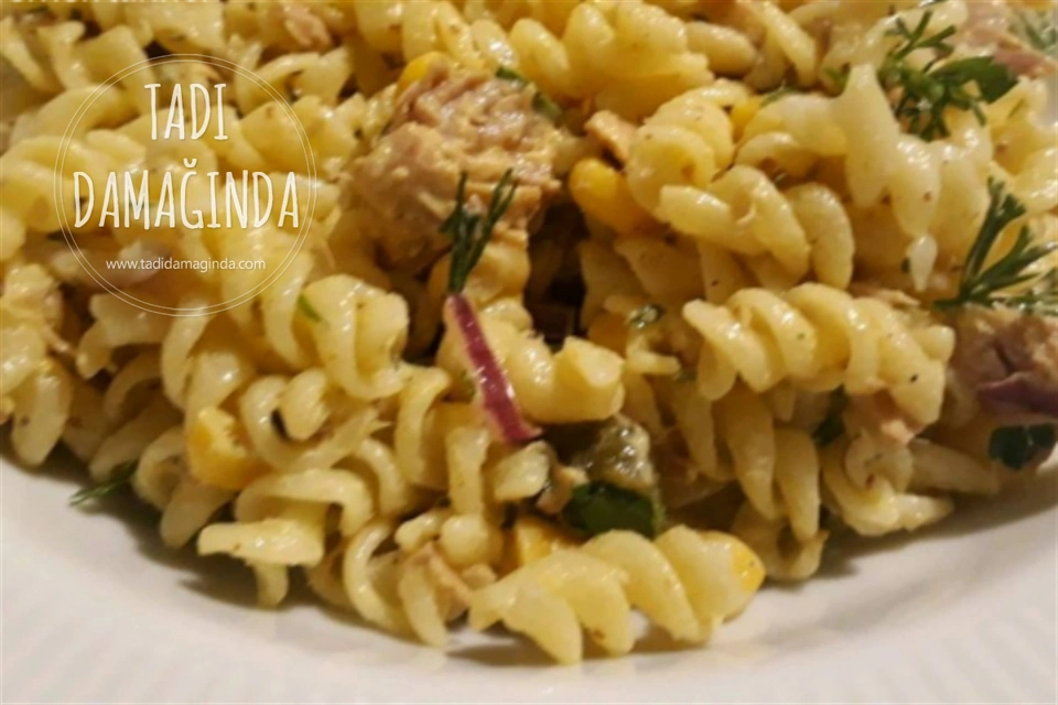 Ton Balıklı Makarna Salatası