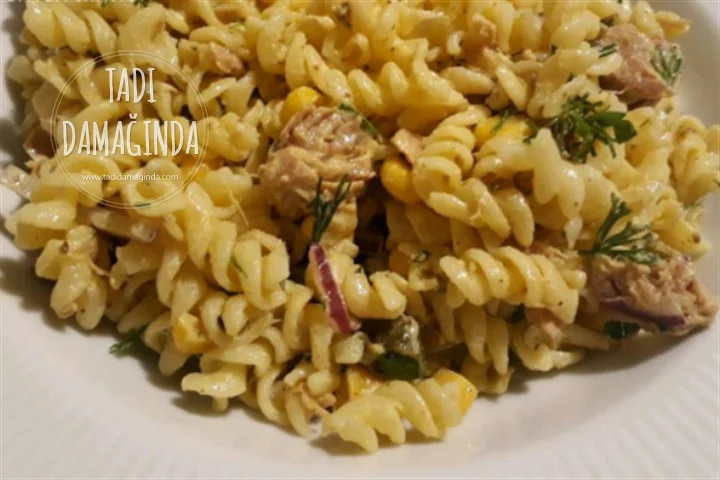 Ton Balıklı Makarna Salatası