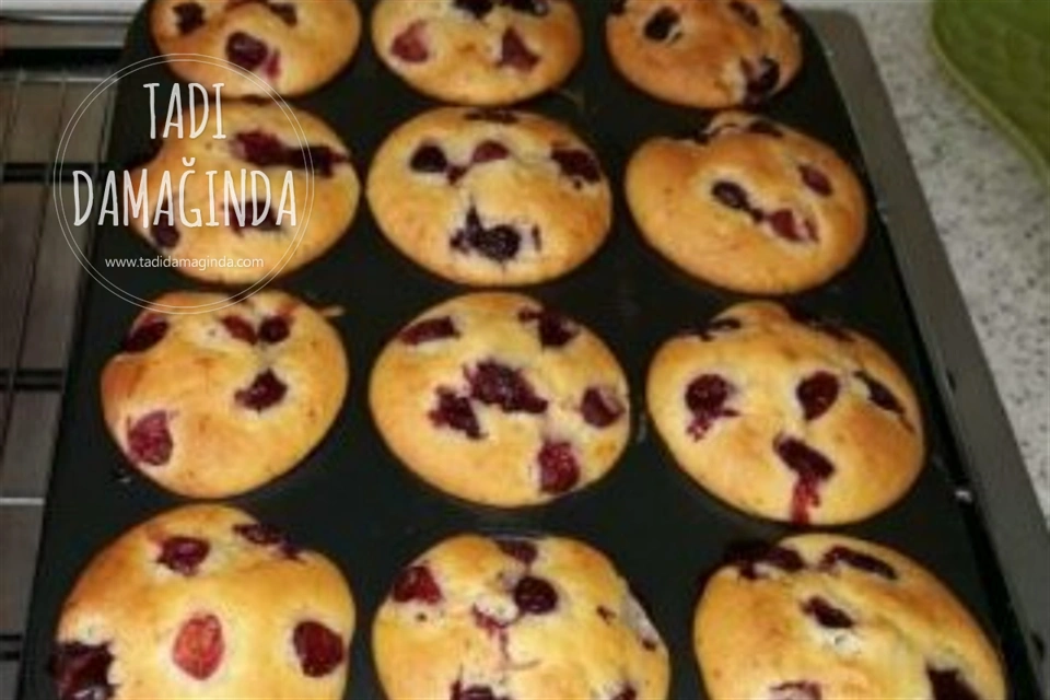 Vişneli Cupcake
