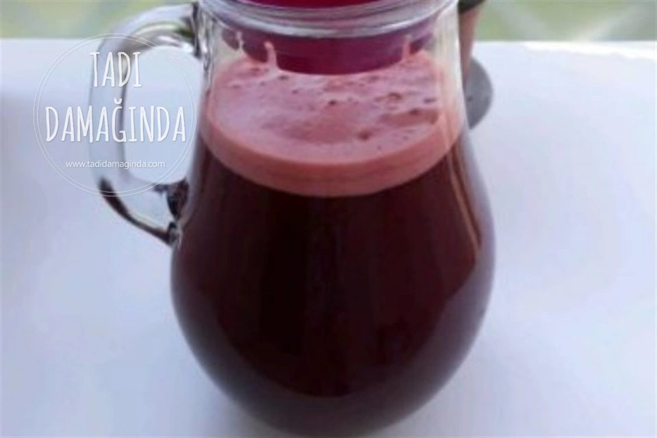 Ev Yapımı Vişne Suyu