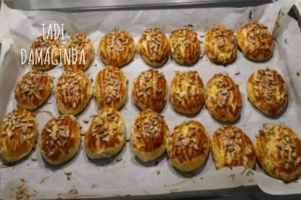 Pastane Usulü Karaköy Poğaçası