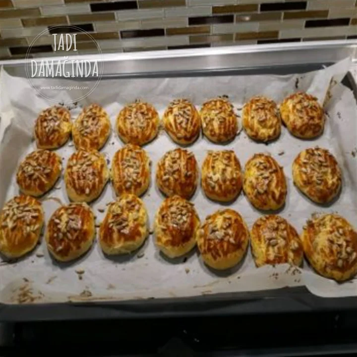 Pastane Usulü Karaköy Poğaçası