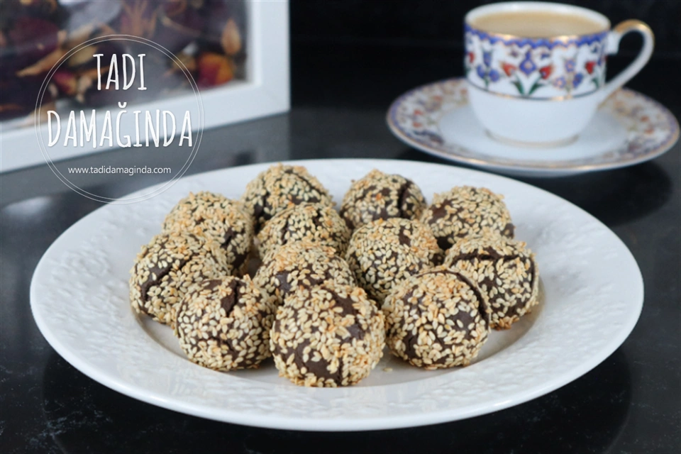 Ağızda Kaybolan Tahinli Kakaolu Çıtır Kurabiyeler