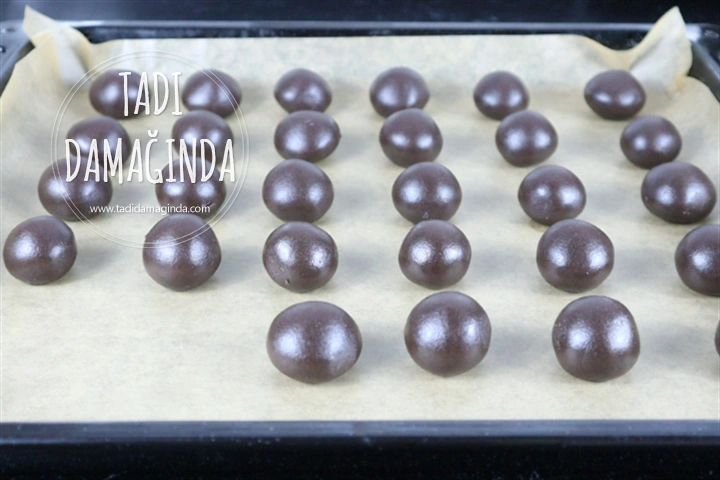 Ağızda Kaybolan Tahinli Kakaolu Çıtır Kurabiyeler