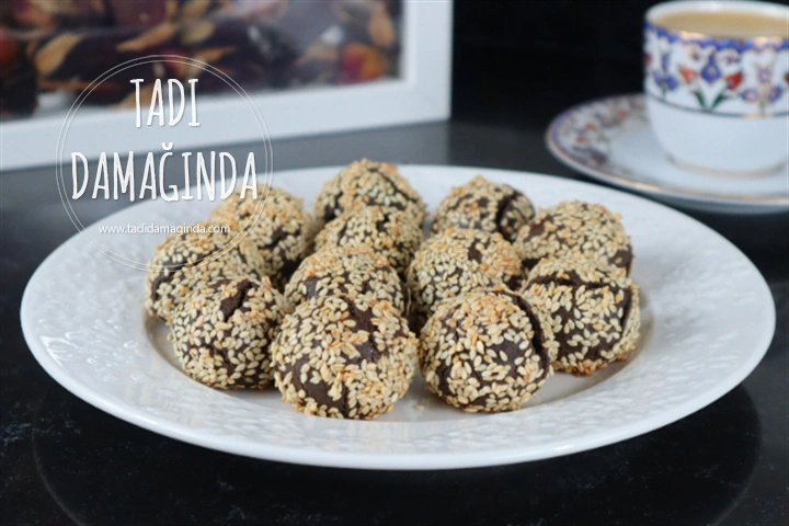 Ağızda Kaybolan Tahinli Kakaolu Çıtır Kurabiyeler