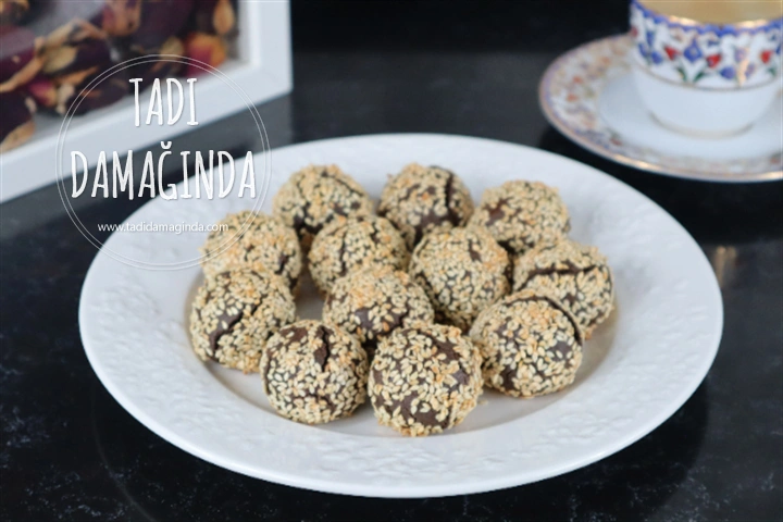 Ağızda Kaybolan Tahinli Kakaolu Çıtır Kurabiyeler