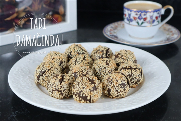 Ağızda Kaybolan Tahinli Kakaolu Çıtır Kurabiyeler