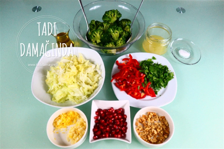 Narlı Brokoli Salatası