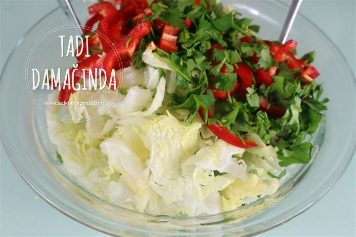 Narlı Brokoli Salatası