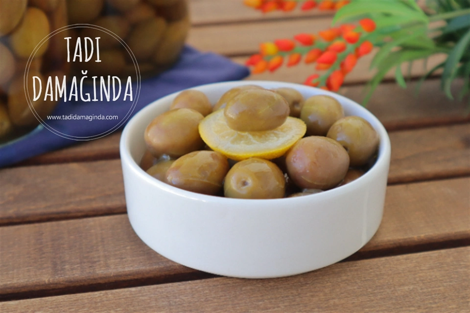 Çizik Yeşil Zeytin Yapımı