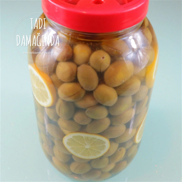 Çizik Yeşil Zeytin Yapımı