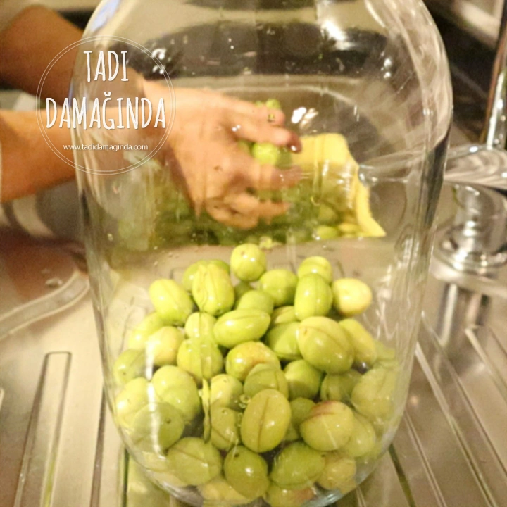 Çizik Yeşil Zeytin Yapımı